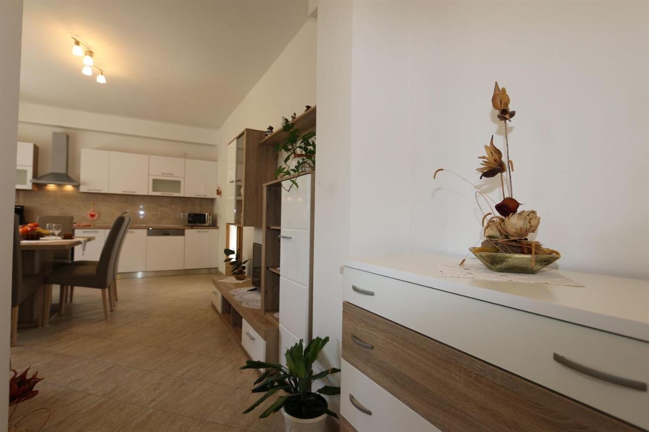 Apartment Car Marica Šilo Екстериор снимка